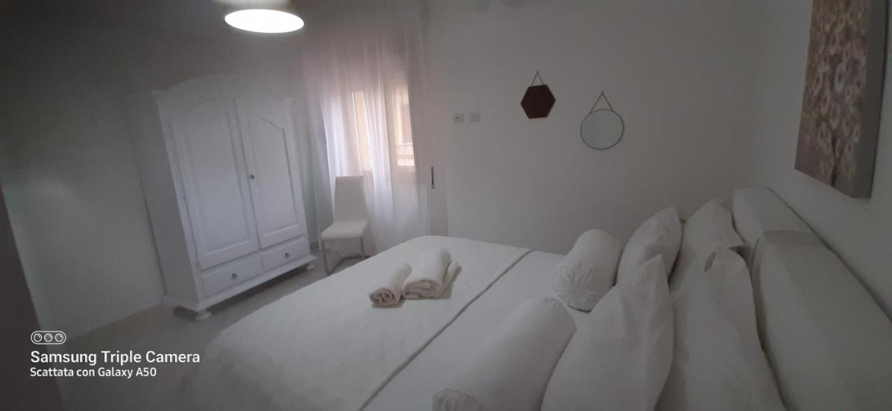 Civico 16A - Apartment - With Private Parking Куарту-Сант'Елена Екстер'єр фото
